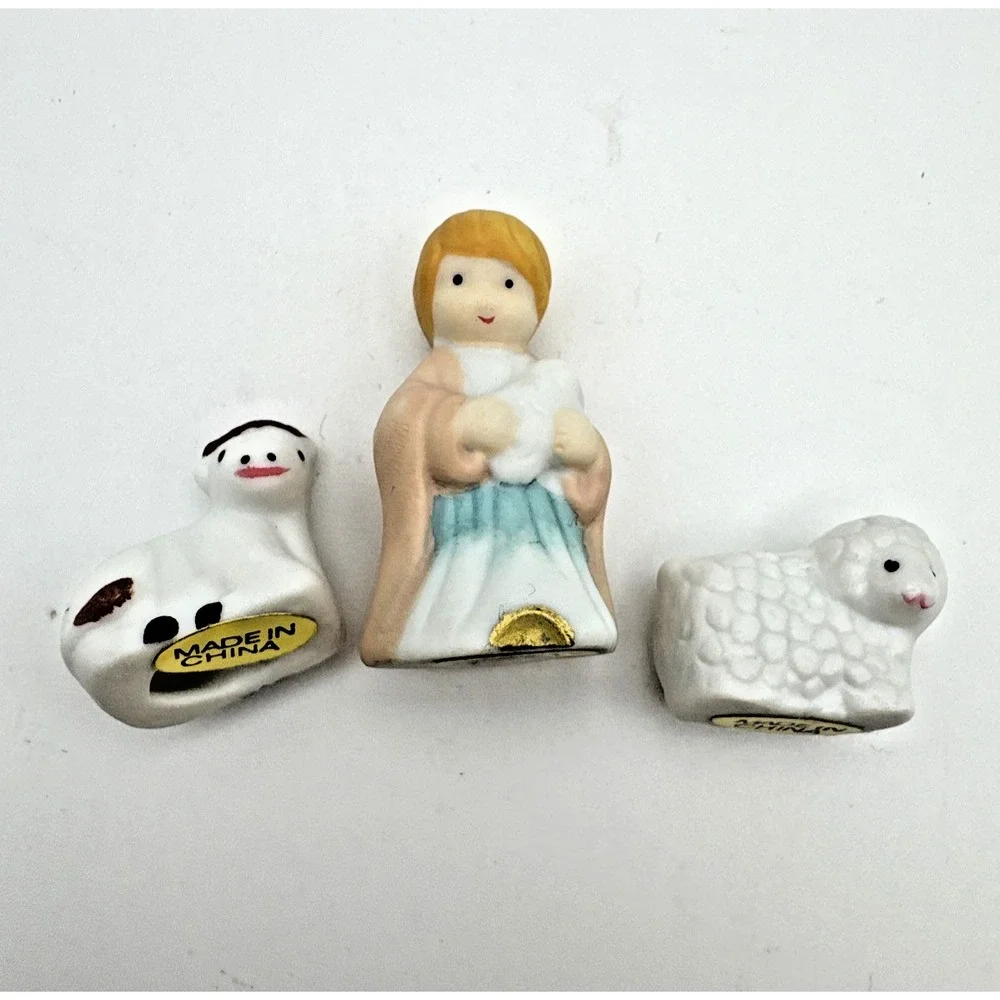 Vintage Pottery Ceramic‎ Mini Nativity Set Holy Family Figures 9 Pcs